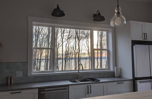 Port Wade Cabaña | Waterfront retreat on Annapolis Basin - private; hot tub; fully equipped kitchen