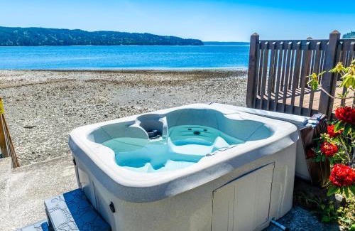 Hoodsport Casa | Waterfront Retreat, Relaxation, Fun in Hood Canal