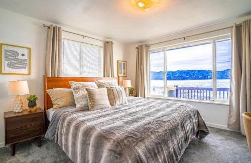 Hoodsport Casa | Waterfront Retreat, Relaxation, Fun in Hood Canal