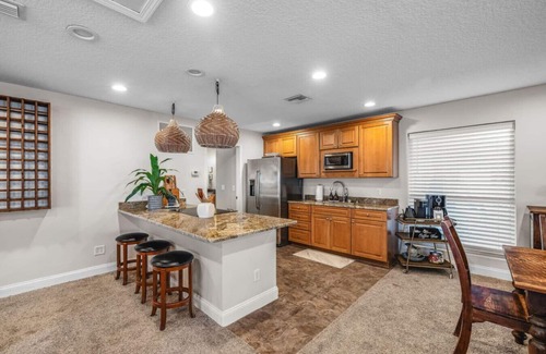 Northside Apartamento | Renovated Waterfront Living, Stunning Sunrises