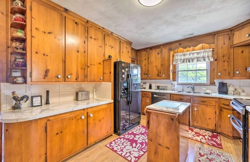 Currituck Casa | Currituck Charm | Private Pier, Game Room, Knotts Island Ferry