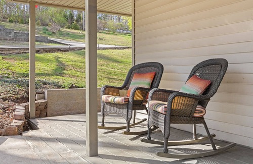 Sparta Casa | Waterfront River House - kayak, fish, & relax!