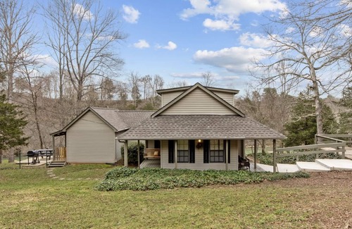 Sparta Casa | Waterfront River House - kayak, fish, & relax!
