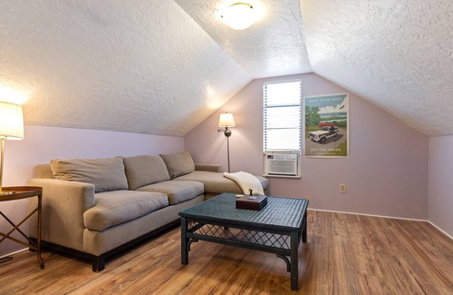 Sparta Casa | Waterfront River House - kayak, fish, & relax!