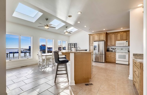 West Ocean City Casa | Waterfront Secured Compound in West Ocean City: Your Dream Escape