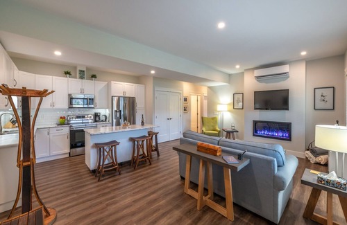 Okanagan-Similkameen Casa | Waterfront self-contained 1 Bedroom Suite - Sleeps 2