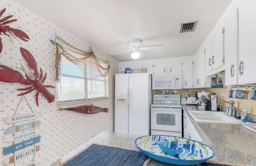 Ruskin Cabaña | Waterfront Shack on Tampa Bay! Tranquil Million dollar views,2 beds/loft cottage