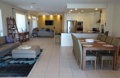 Runaway Bay Casa | Esplendor frente al mar