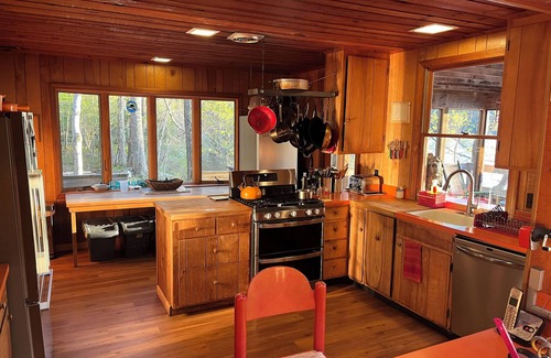 Moultonborough Casa | Casa 6 BR Squam Lake, pista de tenis, Mtn Vistas, Área de muelle masivo