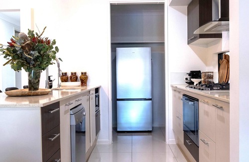 Maroochydore Casa | Waterfront Stay at Sunshine Villa