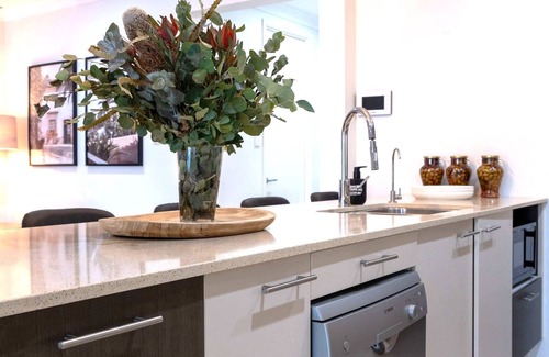 Maroochydore Casa | Waterfront Stay at Sunshine Villa