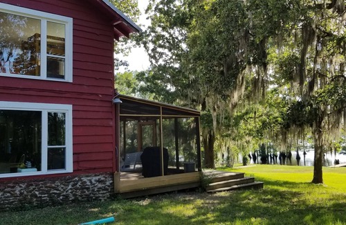 Taylor Casa | Waterfront The Red Camp at Lake Bistineau