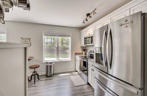 Townville Casa | Waterfront Townville Home w/ Hot Tub + Dock!