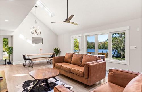 Rocky Point Casa | Waterfront Treehouse on the Cape Fear with Dock