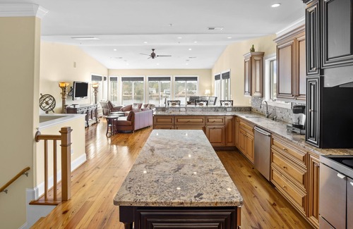 Oriental Casa | Waterfront Views & Boat Slip, Blackwell Point #A