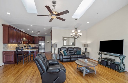 Oriental Casa | Waterfront Views & Boat Slip, Blackwell Point #B