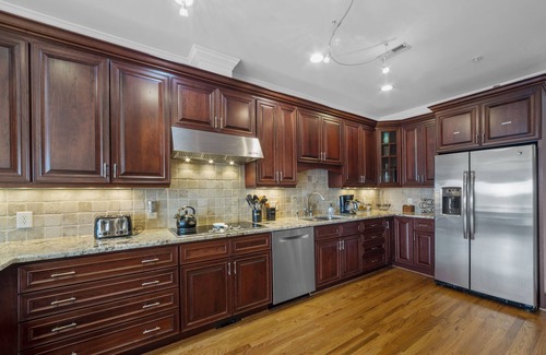 Oriental Casa | Waterfront Views & Boat Slip, Blackwell Point #B