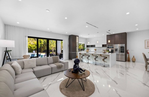 Riverside Park Villa | Waterfront Villa w/ Heated Pool + 60’ Dock