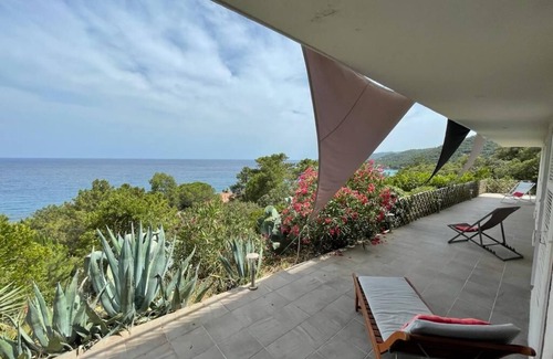 Sari-Solenzara Casa | Villa frente al mar - acceso al mar a 5 minutos a pie