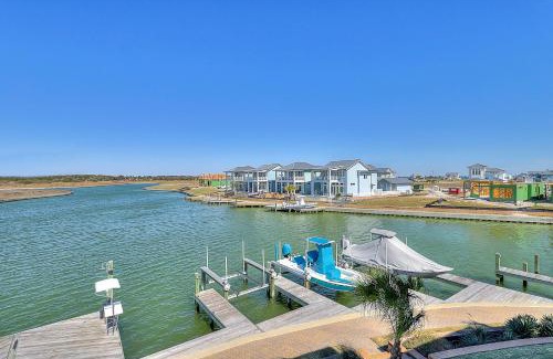 Rockport Apartamento | Waterfront Villa on St Charles Bay