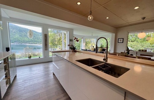 Nelson Villa | Waterfront Villa w/hot tub and private dock.