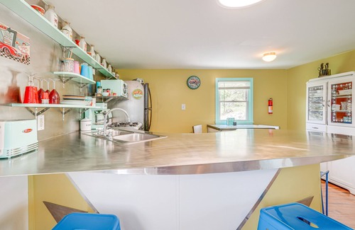 Rileyville Apartamento | Waterfront Virginia Retreat w/ Canoe, Pets Welcome