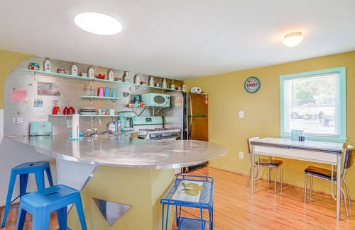 Rileyville Apartamento | Waterfront Virginia Retreat w/ Canoe, Pets Welcome