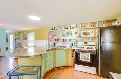 Rileyville Apartamento | Waterfront Virginia Retreat w/ Canoe, Pets Welcome