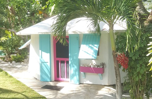 Gregory Town Cabaña | WATERFRONT W/POOL, STARFISH