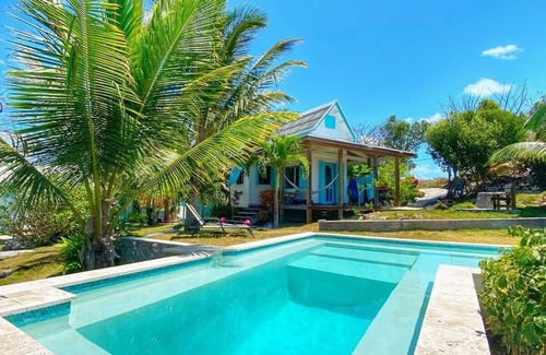 Gregory Town Cabaña | WATERFRONT W/POOL, STARFISH