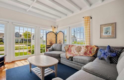 Centerville Casa | Waterfront Walk to Beach