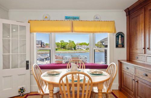 Centerville Casa | Waterfront Walk to Beach