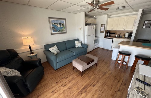 Lewes Condominio | Frente al mar, accesible a pie a la playa y al centro de Lewes