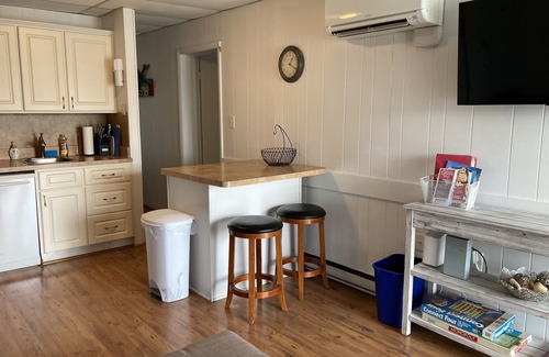 Lewes Condominio | Frente al mar, accesible a pie a la playa y al centro de Lewes
