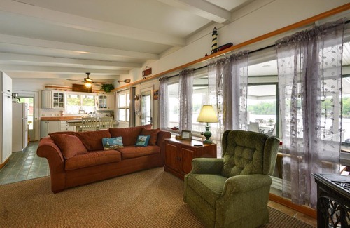 Wellesley Island Casa | Waterfront Wellesley Island Cottage with Boat Slip!