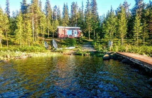 Kurravaara Casa | Waterfront with fantastic views and the midnight sun on the horizon