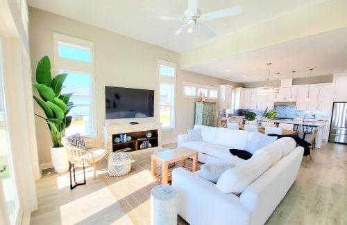 Rockport Casa | Waterfront Wonderland