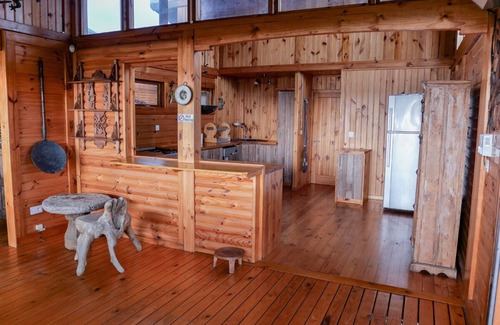 La Preneuse Chalet De Esquí | Wooden chalet on the waterfront facing the turquoise lagoon