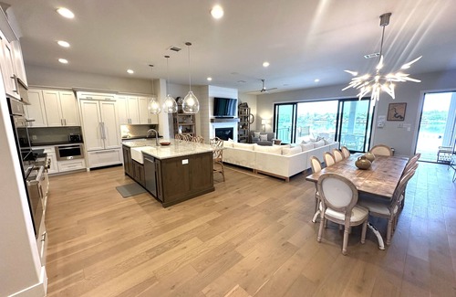 Kingsland Casa | Waterhouse at LBJ Residence I, 6 King Bedrooms, Pool, Spa, Boat/PWC Lift, Slide