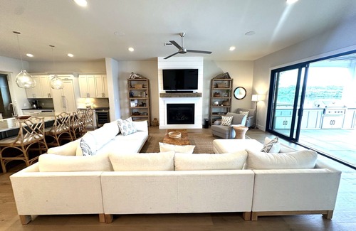 Kingsland Casa | Waterhouse at LBJ Residence I, 6 King Bedrooms, Pool, Spa, Boat/PWC Lift, Slide