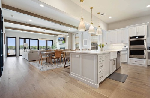Kingsland Casa | Waterhouse at LBJ Residence II, 6 King Bedrooms, Pool, Spa, Boat/PWC Lift, Slide