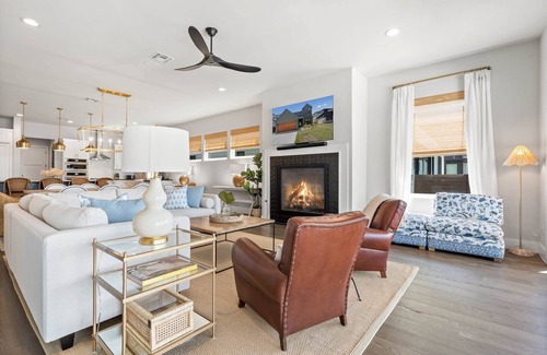 Kingsland Casa | Waterhouse at LBJ Residence III, 6 King Bedrooms, Pool/Spa, Boat/PWC Lift, Slide