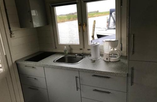 Feerwerd Cabina | Waterhut 2 Aduarderzijl