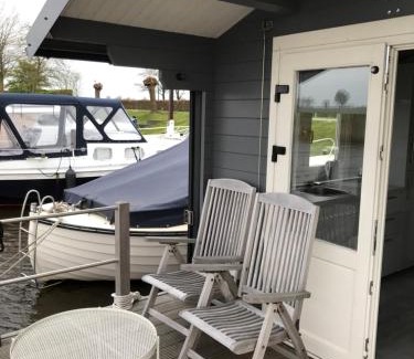 Feerwerd Cabina | Waterhut 2 Aduarderzijl