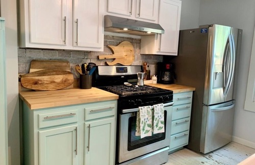 Wilmington Cabaña | Waterline Cottage in South Front District
