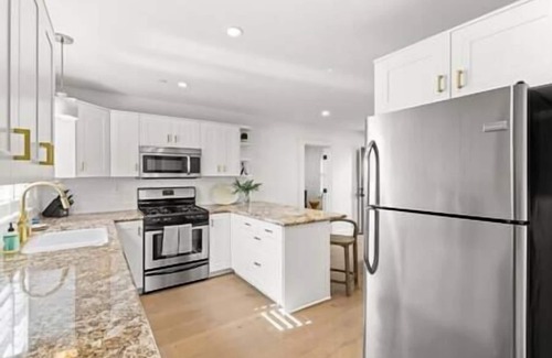 Carpinteria Apartamento | Luxury Retreat Downtown-pie de tiendas y la playa