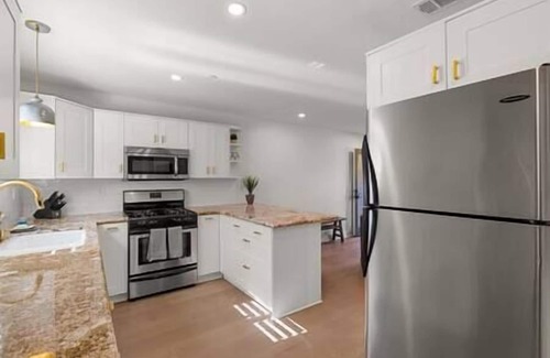 Carpinteria Apartamento | Luxury Retreat Downtown-pie de tiendas y la playa