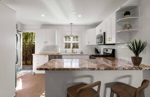 Carpinteria Apartamento | Luxury Retreat Downtown-pie de tiendas y la playa