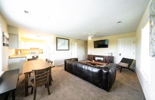 Waves Apartamento | Watermen's Cabana 3A - 3-bedroom, 2-bathroom apartment - Walk to beach and access to REAL Watersports