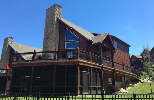 Indian Point Casa | WaterMill Cove Resort Lakefront Lodge By Silver Dollar City 2 POOLS Dock